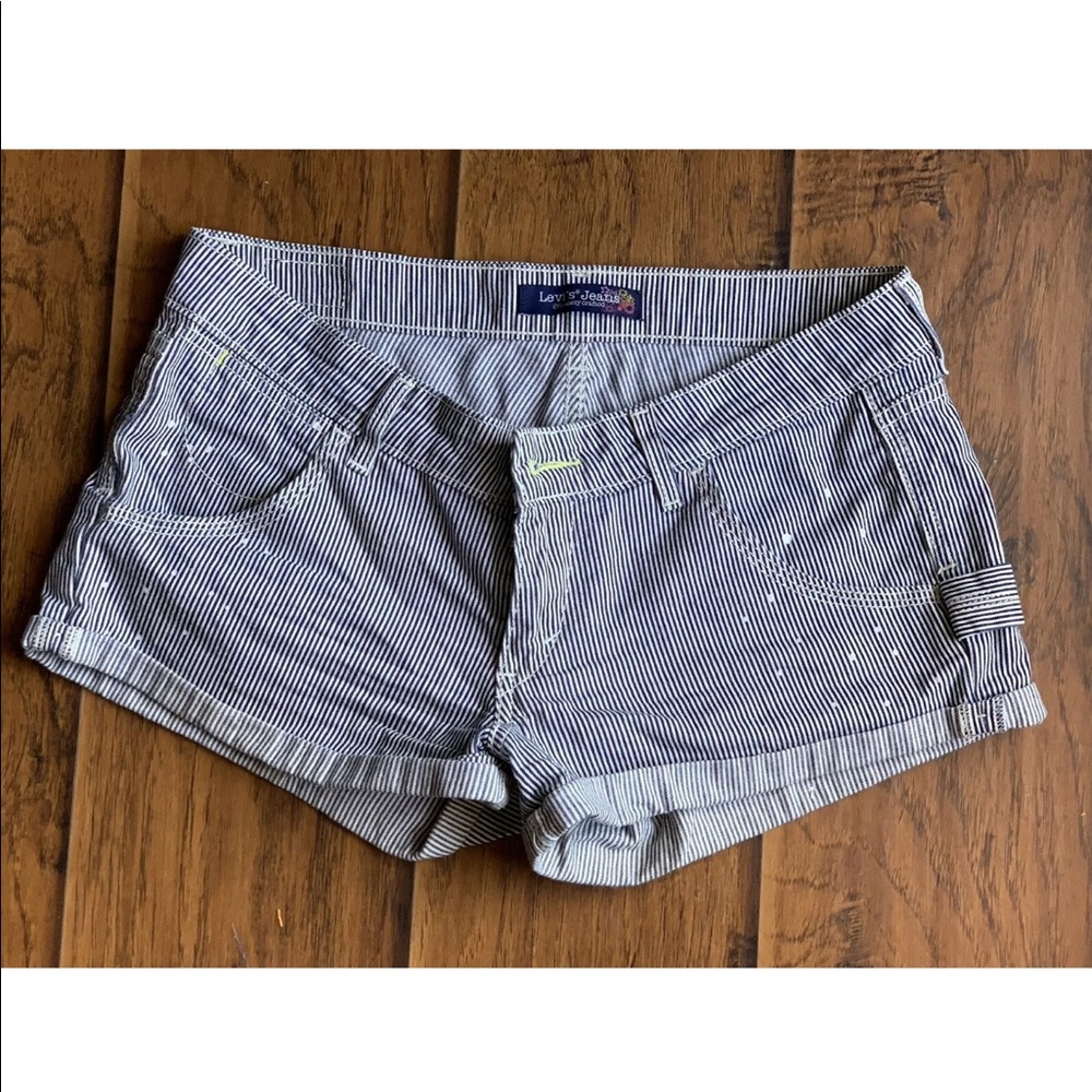 Levis shorts size 7 genuinely crafted